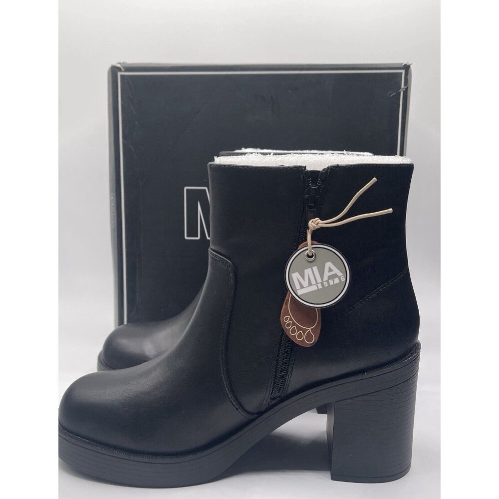 MIA Boots Womens Size 8.5 McKenna Black Ankle Booties Block Heel Side Zip